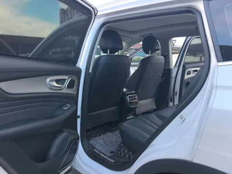 Roewe RX5