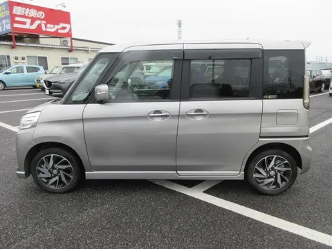 Suzuki Spacia Custom