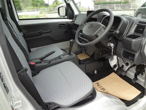 Nissan Clipper Truck