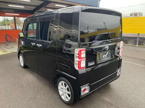 Toyota Pixis Mega