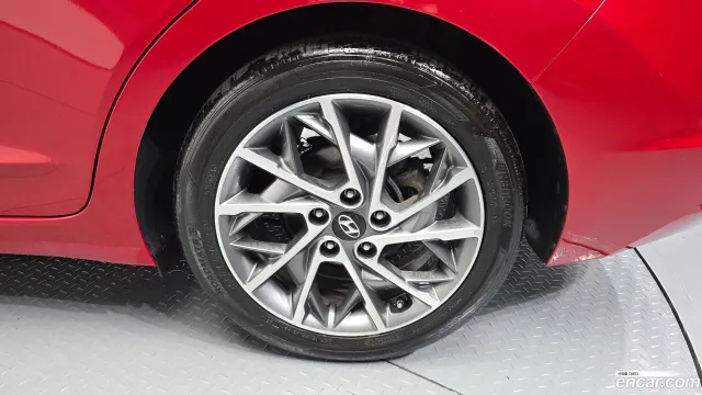 Hyundai Elantra (Avante)