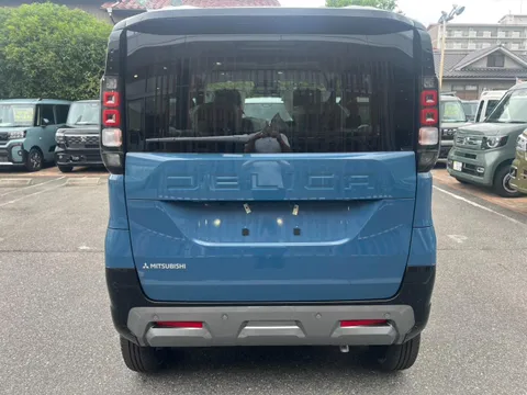Mitsubishi Delica Mini