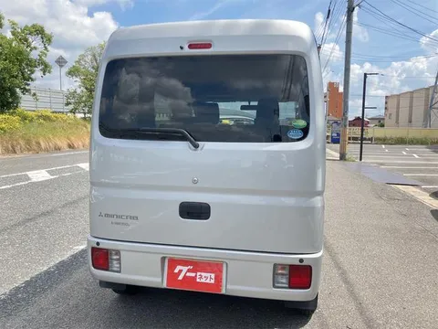 Mitsubishi Minicab Van