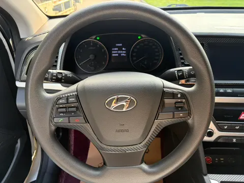 Hyundai Elantra (Avante)
