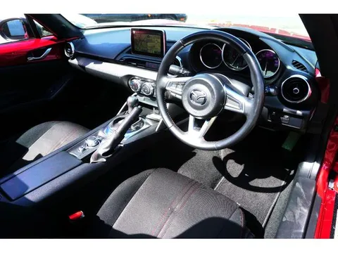Mazda MX-5 (Roadster)