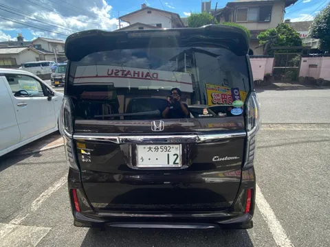 Honda N-BOX Custom