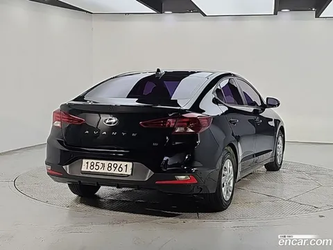 Hyundai Elantra (Avante)
