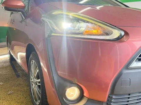 Toyota Sienta