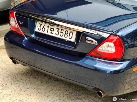 Jaguar XJ