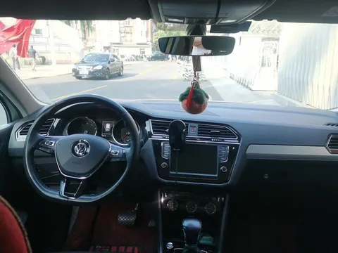 Volkswagen Tiguan L