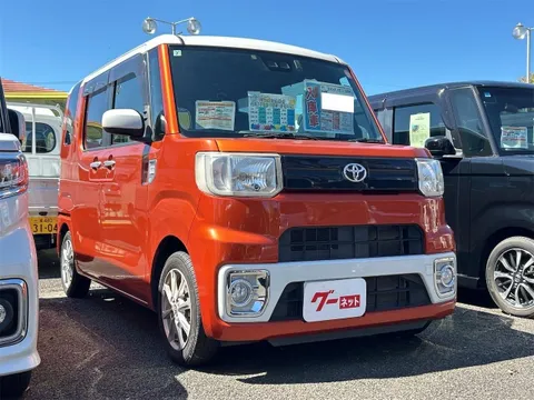 Toyota Pixis Mega