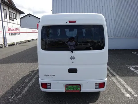 Nissan Clipper Van