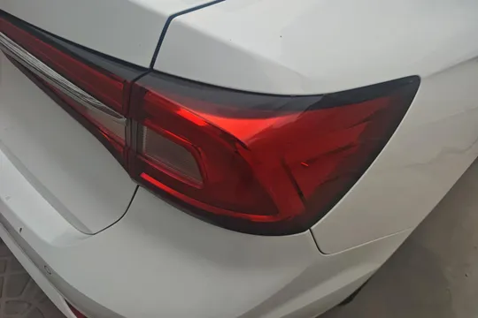 Roewe i5