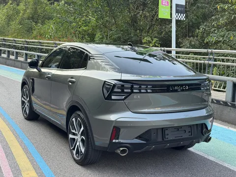 Lynk & Co 05