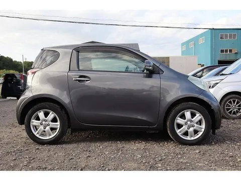 Toyota iQ