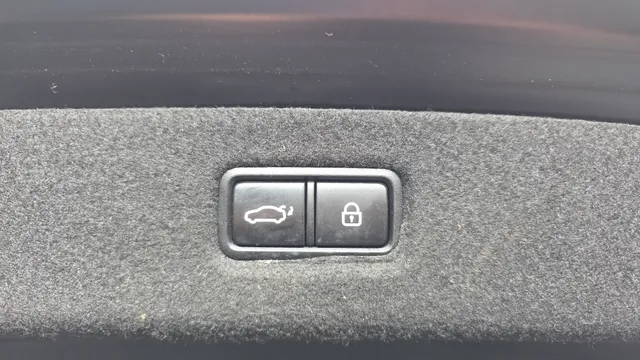 Genesis G90 (EQ900)