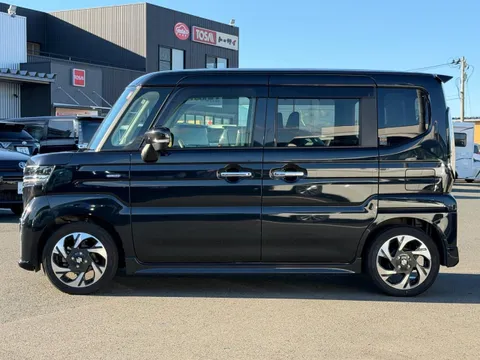 Suzuki Spacia Custom