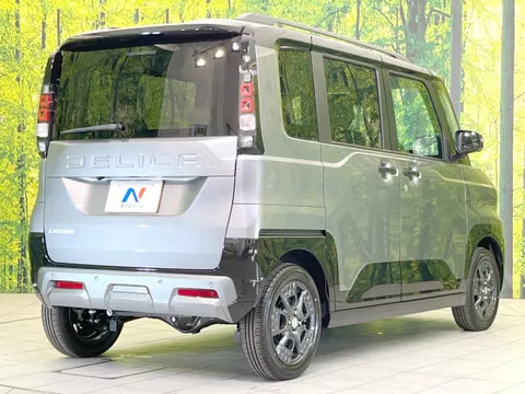 Mitsubishi Delica Mini