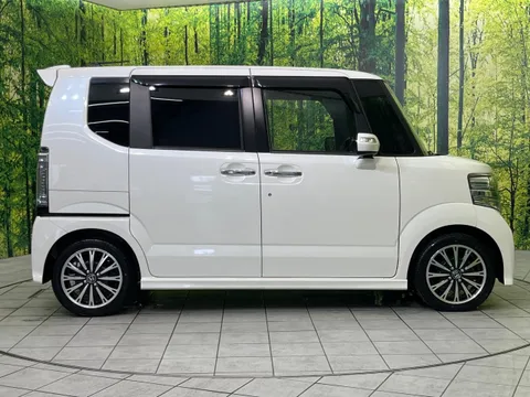 Honda N-BOX Custom