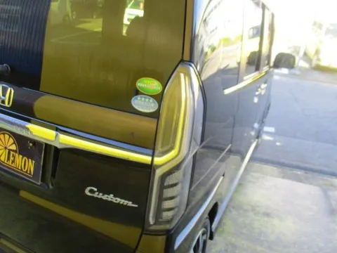 Honda N-BOX Custom