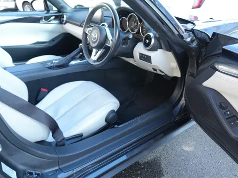 Mazda MX-5 (Roadster)
