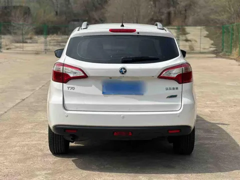 Venucia T70