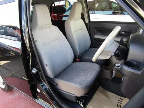 Daihatsu Mira Tocot