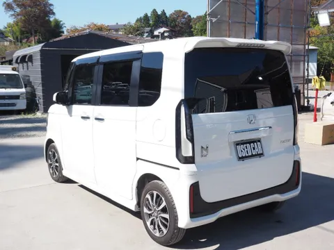 Honda N-BOX Custom