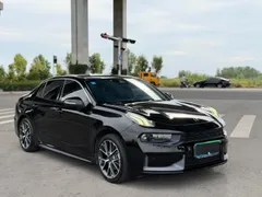 Lynk & Co 03