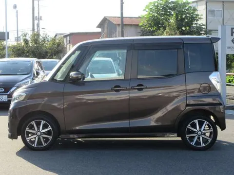 Nissan Dayz Roox