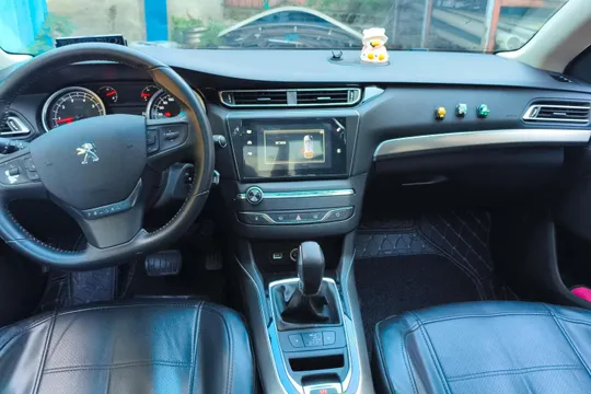 Peugeot 408