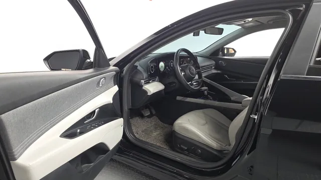 Hyundai Elantra (Avante)