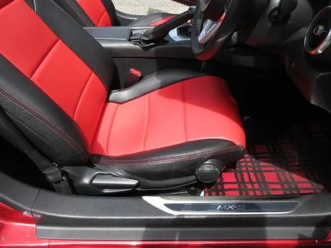 Mazda MX-5 (Roadster)