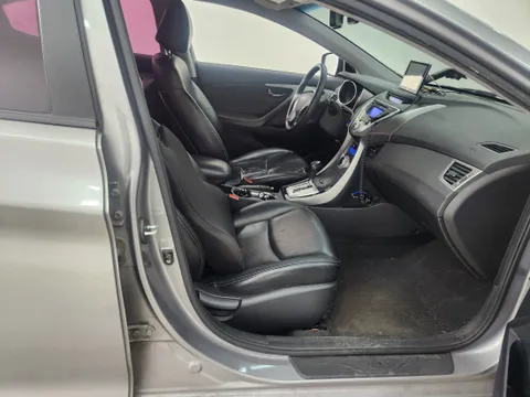Hyundai Elantra (Avante)
