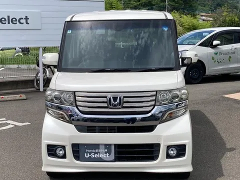 Honda N-BOX Custom
