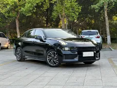 Lynk & Co 03