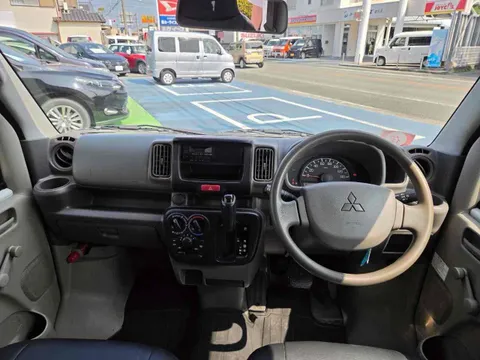Mitsubishi Minicab Van