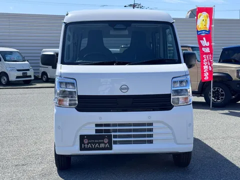 Nissan Clipper Van