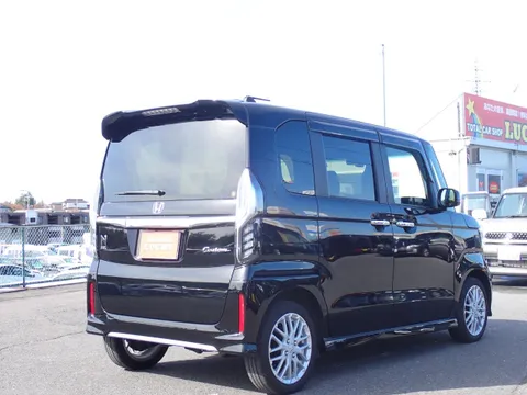 Honda N-BOX Custom