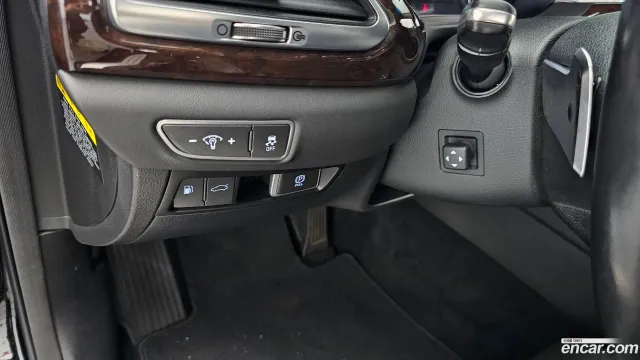 Genesis G90 (EQ900)