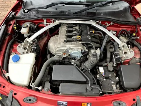 Mazda MX-5 (Roadster)