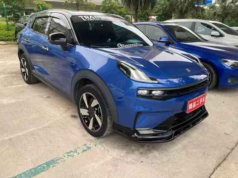 Lynk & Co 06
