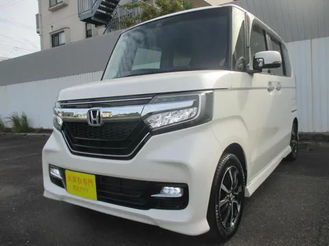 Honda N-BOX Custom