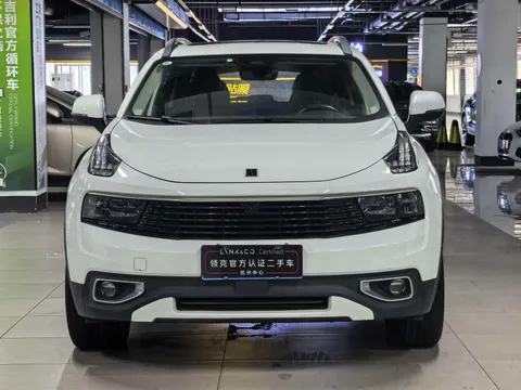 Lynk & Co 01