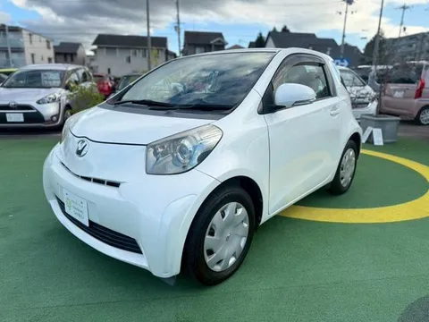 Toyota iQ
