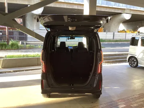 Honda N-BOX Custom