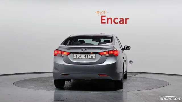 Hyundai Elantra (Avante)