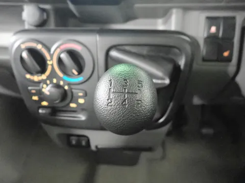 Nissan Clipper Van