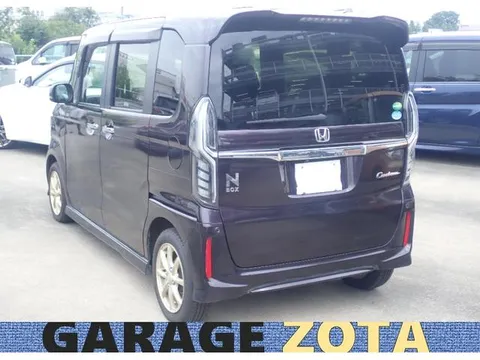 Honda N-BOX Custom