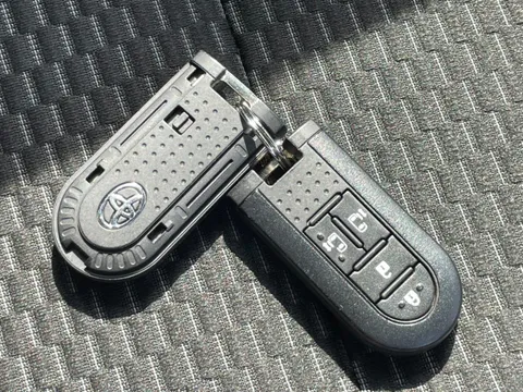 Toyota Pixis Mega